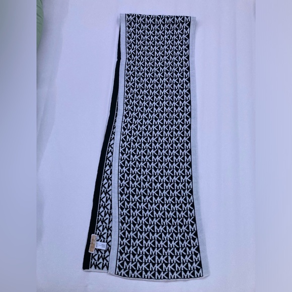 Michael Kors Black and White Signature Scarf - Picture 6 of 6